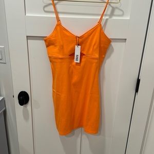 Fitted ribbed , tangerine color BB Dakota Steve Madden dress w/cut out in XL.
